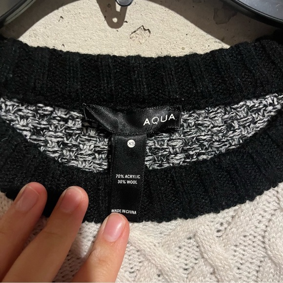 Aqua Womens XS Wool Blend Pullover Sweater Knit Modern Colorblock Casual - Picture 3 of 7